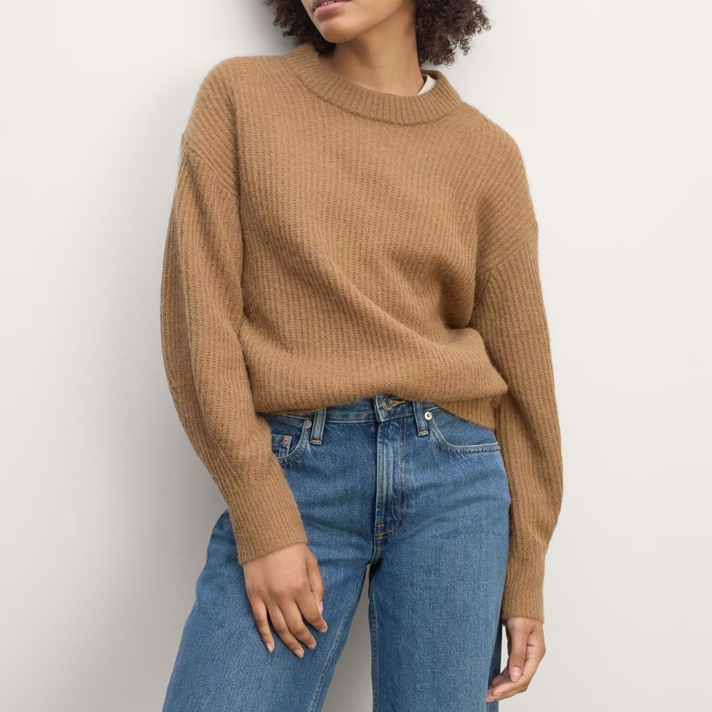 Everlane Cocoon Crew in Alpaca in Tiger’s Eye Size M